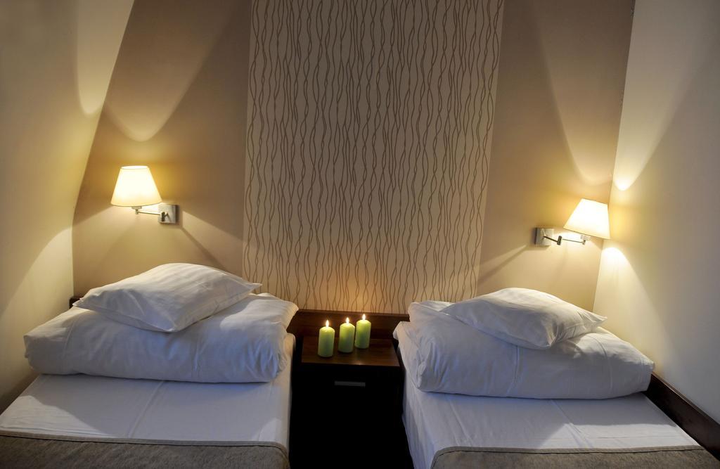Willa Strzelnica Hotel Koscierzyna Bilik gambar