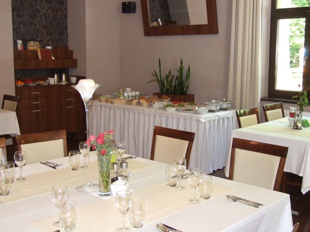 Willa Strzelnica Hotel Koscierzyna Luaran gambar