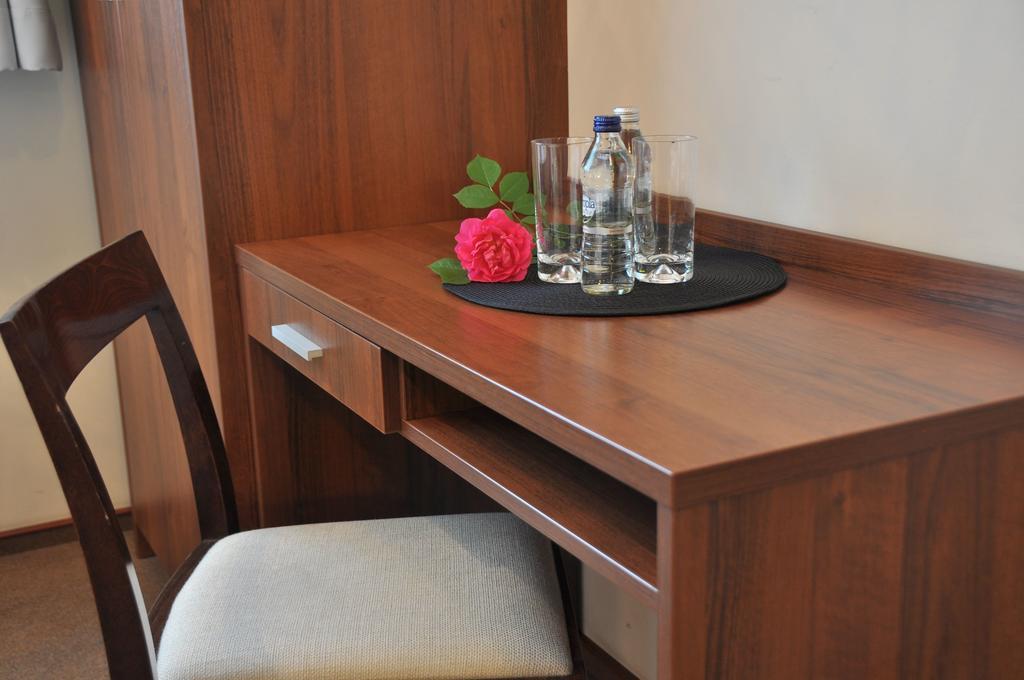 Willa Strzelnica Hotel Koscierzyna Bilik gambar