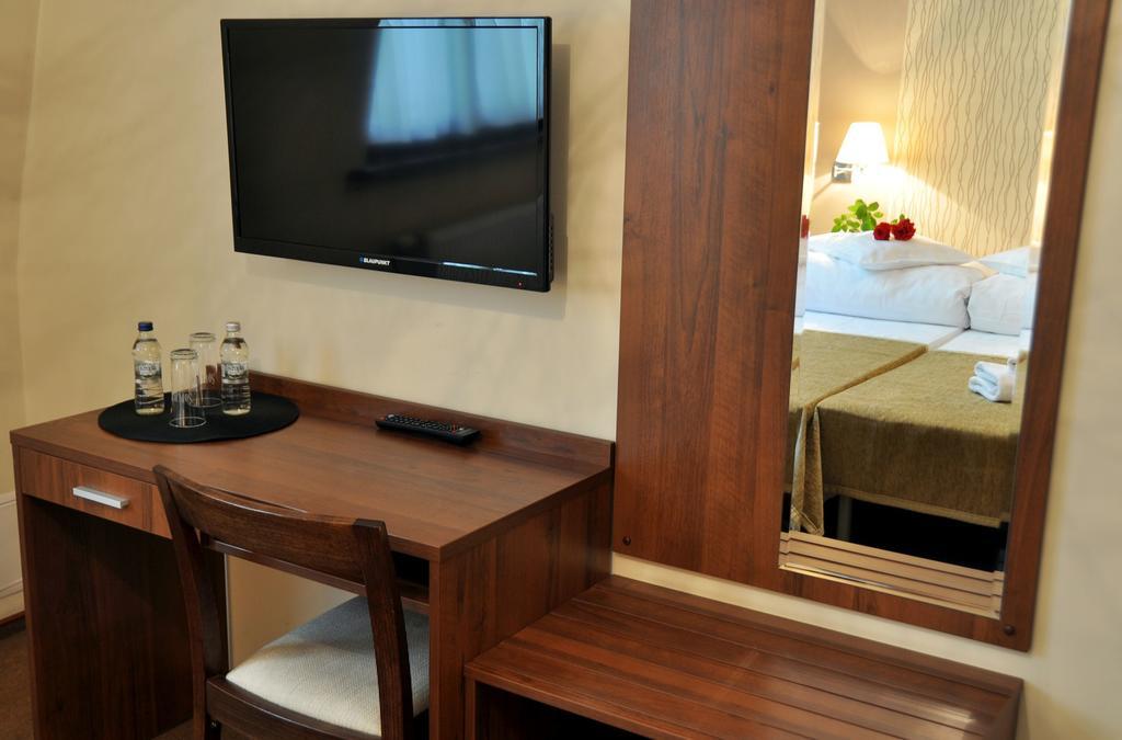 Willa Strzelnica Hotel Koscierzyna Bilik gambar