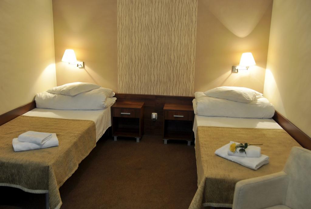 Willa Strzelnica Hotel Koscierzyna Bilik gambar