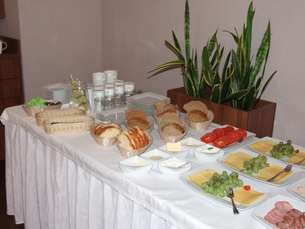 Willa Strzelnica Hotel Koscierzyna Luaran gambar